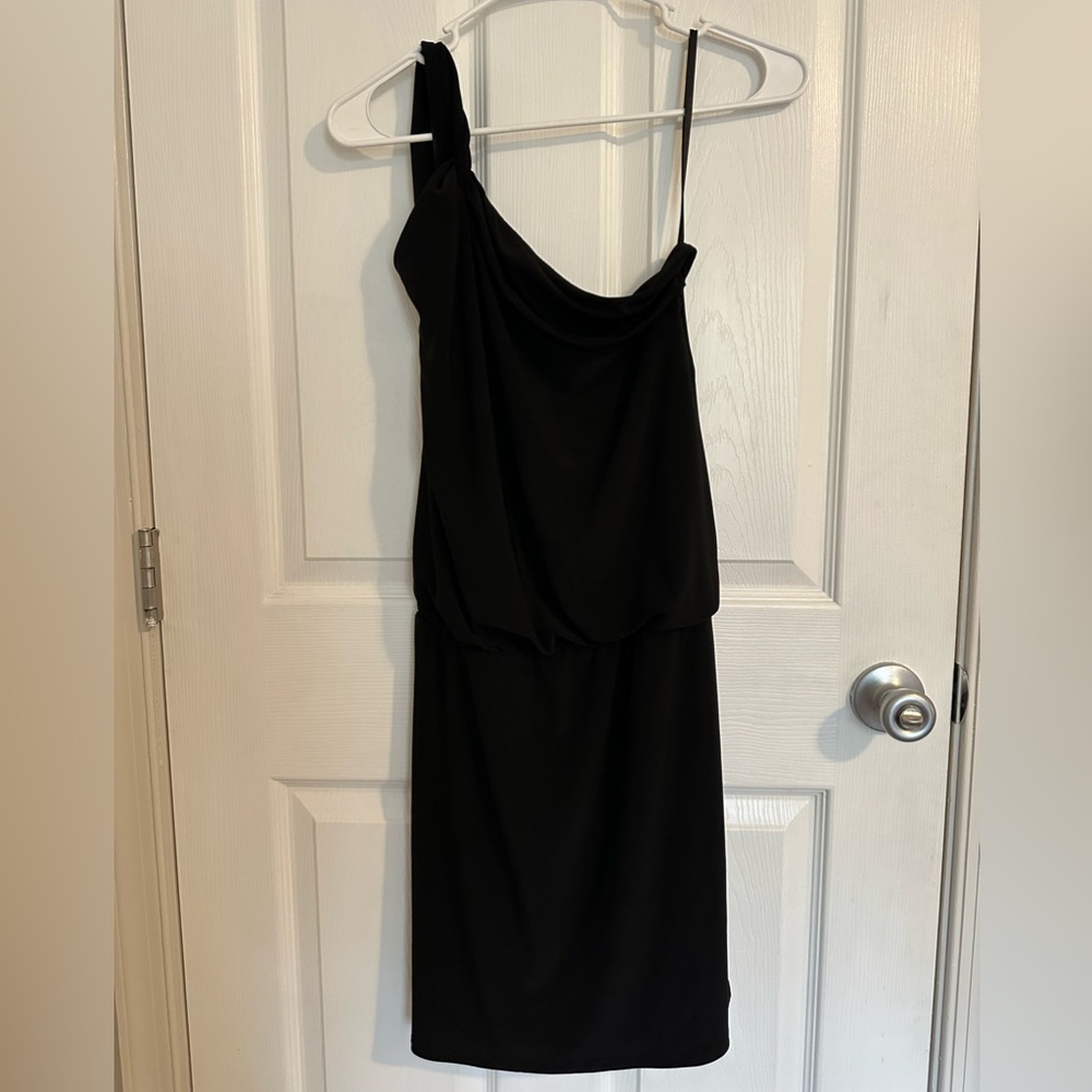 Elegant Black One-Shoulder Dress
